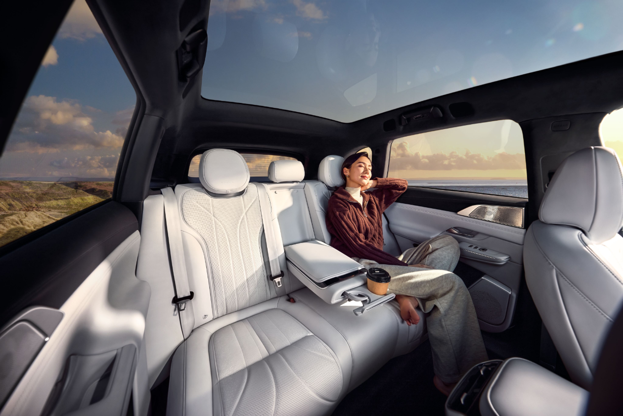 NewG9 Lounge-Like Rear Comfort