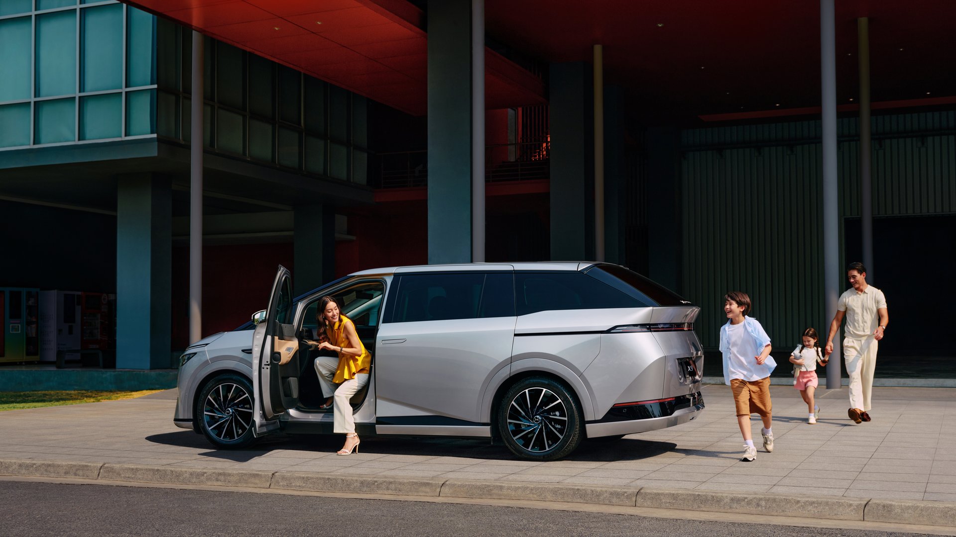 17e404d303ae4ec282a64189d231e04d.jpg?name=KV1-Horizontal%20(1)